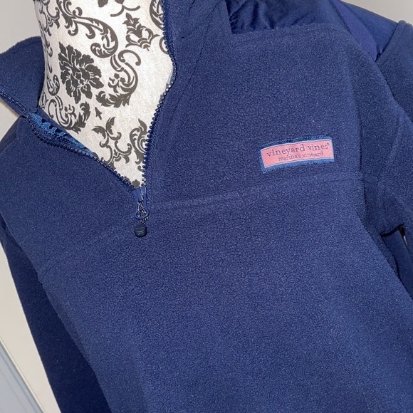 Vineyard Vines half zip pull over - Picture 2 of 4